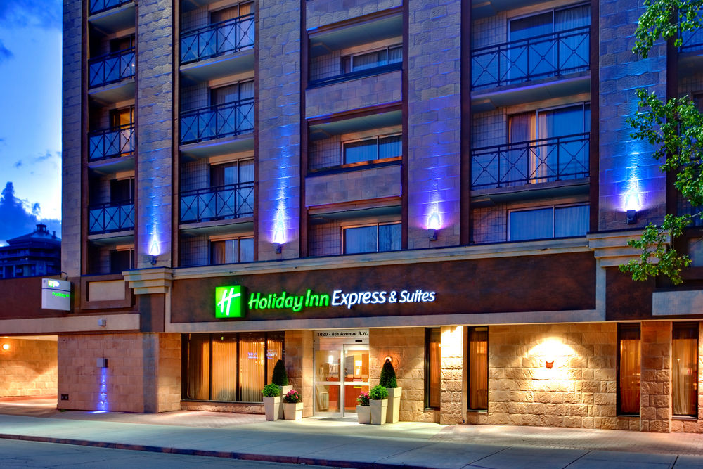 Holiday Inn Express and Suites Calgary image 1